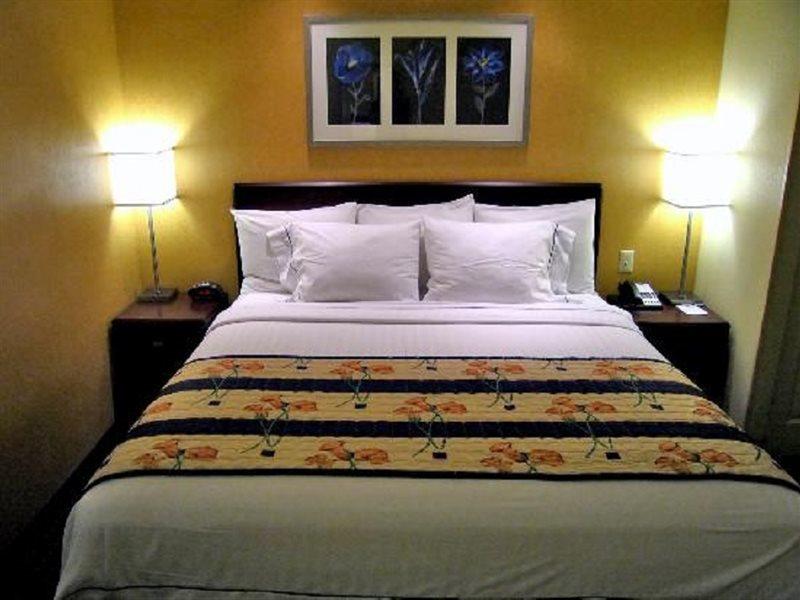 Springhill Suites Dulles Airport Стерлинг Экстерьер фото